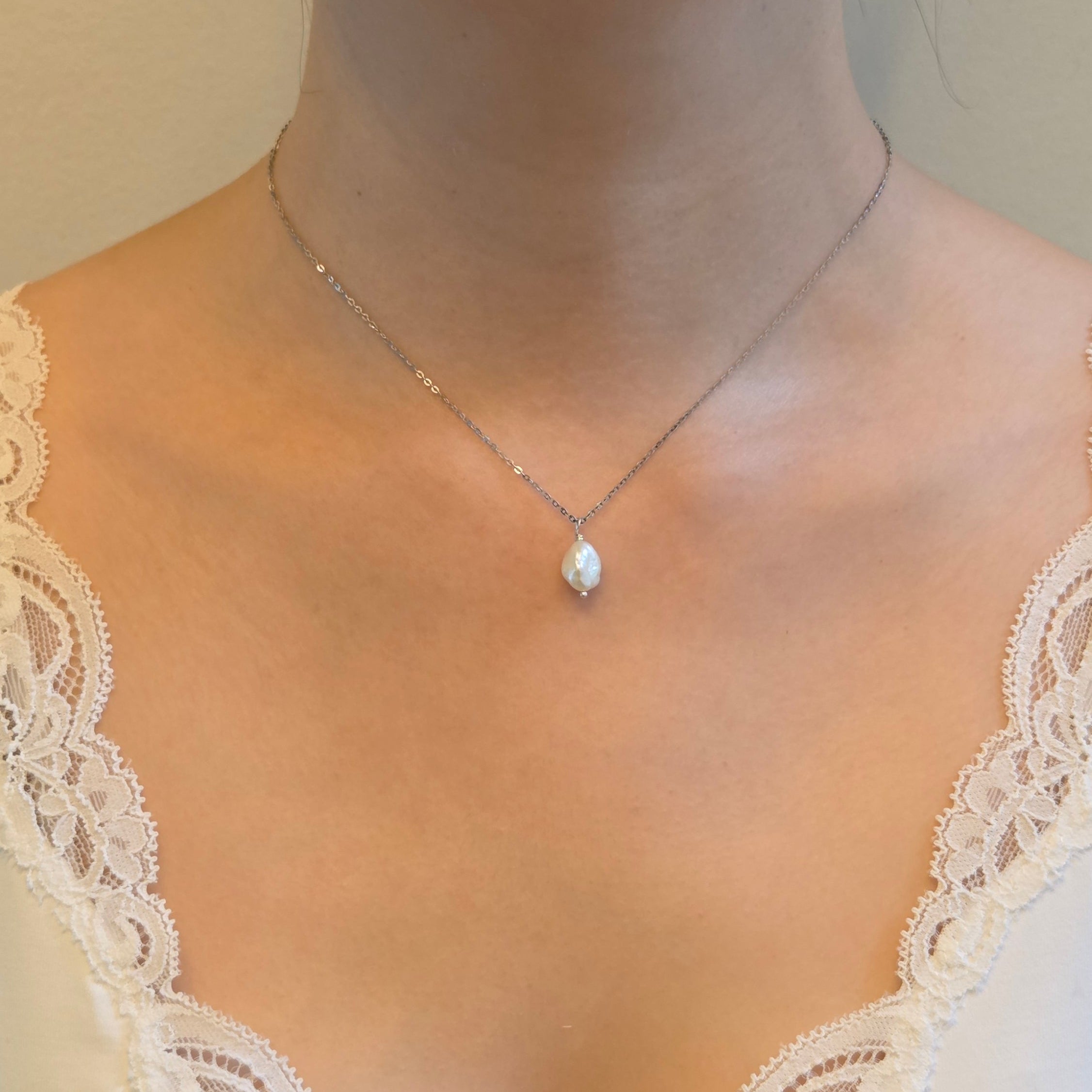Single Pearl Drop Necklace