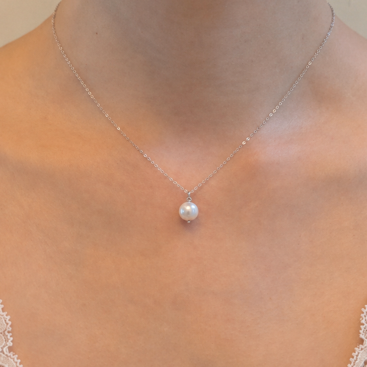 Single Pearl Drop Necklace